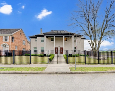 2202 Wentworth Street - Photo Thumbnail 1