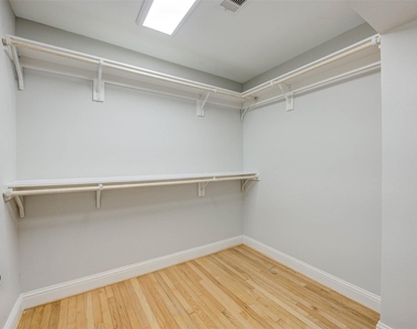 2202 Wentworth Street - Photo Thumbnail 26