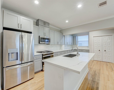 2202 Wentworth Street - Photo Thumbnail 6