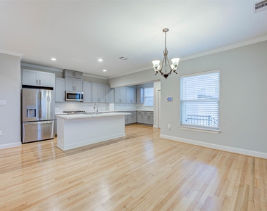2202 Wentworth Street - Photo Thumbnail 5