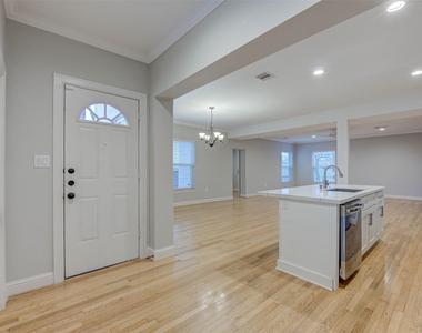 2202 Wentworth Street - Photo Thumbnail 4