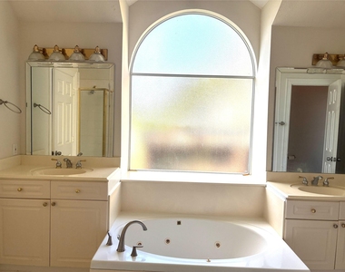 2203 Summer Bay Court - Photo Thumbnail 27
