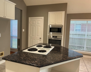 2203 Summer Bay Court - Photo Thumbnail 16