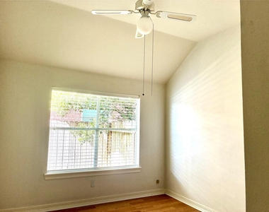 2203 Summer Bay Court - Photo Thumbnail 25
