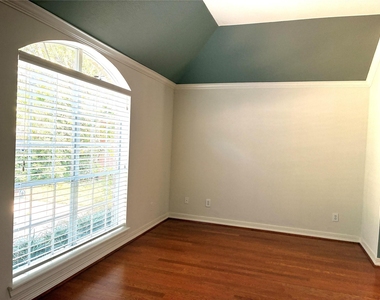 2203 Summer Bay Court - Photo Thumbnail 7