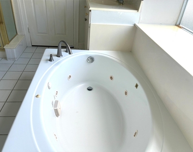 2203 Summer Bay Court - Photo Thumbnail 30