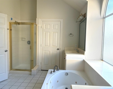 2203 Summer Bay Court - Photo Thumbnail 29