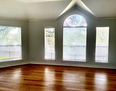 2203 Summer Bay Court - Photo Thumbnail 13