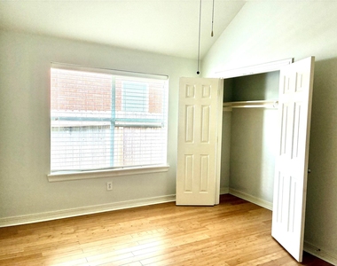 2203 Summer Bay Court - Photo Thumbnail 24