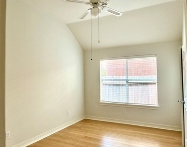 2203 Summer Bay Court - Photo Thumbnail 23
