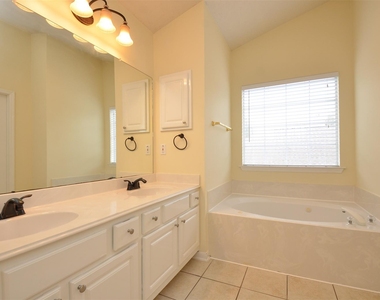 1218 Irish Mist Court - Photo Thumbnail 37