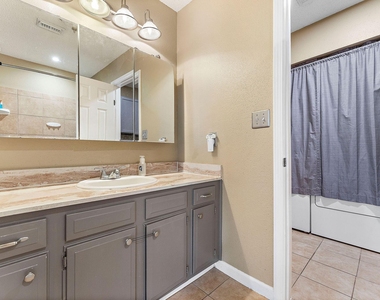2419 Briarwest Boulevard - Photo Thumbnail 10