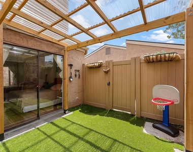 2419 Briarwest Boulevard - Photo Thumbnail 9