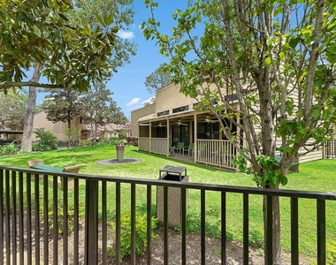 2419 Briarwest Boulevard - Photo Thumbnail 19
