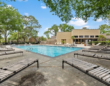 2419 Briarwest Boulevard - Photo Thumbnail 18