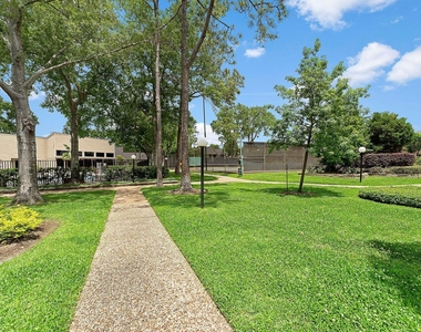 2419 Briarwest Boulevard - Photo Thumbnail 16