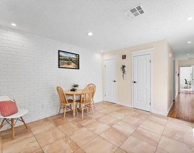 2419 Briarwest Boulevard - Photo Thumbnail 6