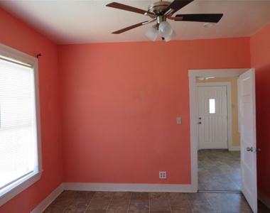 422 Mill Avenue - Photo Thumbnail 8