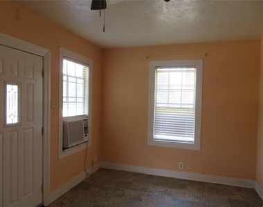 422 Mill Avenue - Photo Thumbnail 5