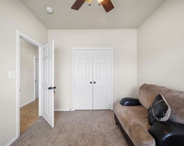 18319 Hillingdon Lane - Photo Thumbnail 18