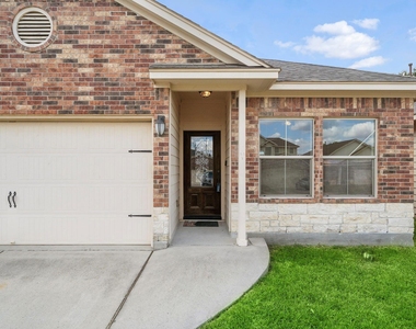 18319 Hillingdon Lane - Photo Thumbnail 4