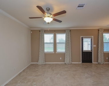 6490 Calgary Woods Lane - Photo Thumbnail 5