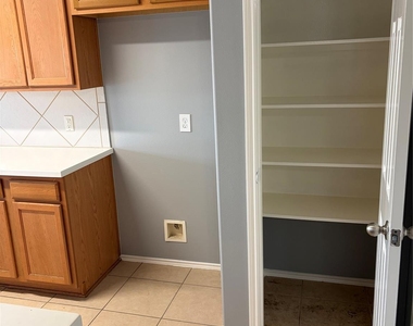 7214 Crescent Mills Drive - Photo Thumbnail 11