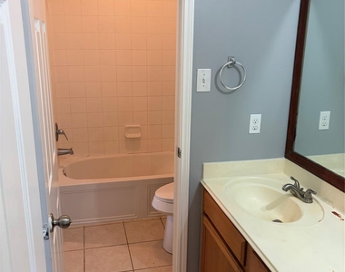 7214 Crescent Mills Drive - Photo Thumbnail 4