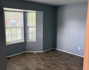 7214 Crescent Mills Drive - Photo Thumbnail 2