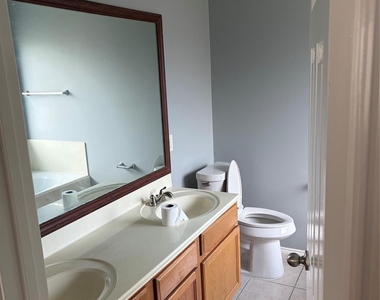 7214 Crescent Mills Drive - Photo Thumbnail 19