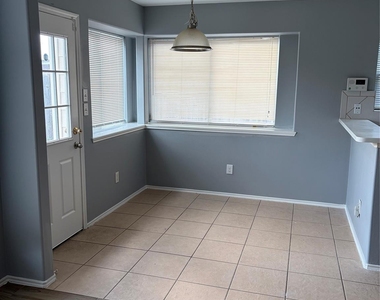 7214 Crescent Mills Drive - Photo Thumbnail 15