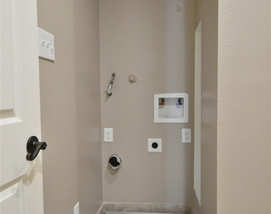 536 Columbia - Photo Thumbnail 17