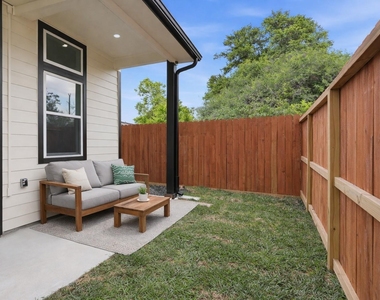 1913 Hoskins Drive - Photo Thumbnail 35