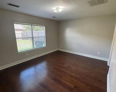 18203 Winding Timbers Lane - Photo Thumbnail 8