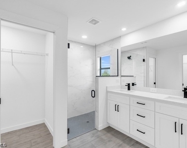 1507 Paula Avenue S - Photo Thumbnail 5