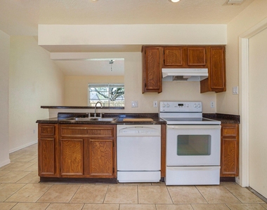 5904 Misty Meadow Street - Photo Thumbnail 6