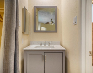 5904 Misty Meadow Street - Photo Thumbnail 10