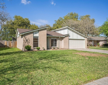 5904 Misty Meadow Street - Photo Thumbnail 2