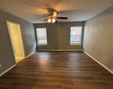 1506 Park Maple Drive - Photo Thumbnail 11