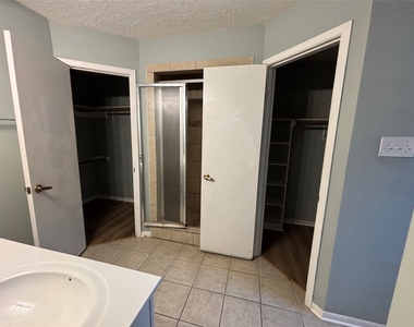 1506 Park Maple Drive - Photo Thumbnail 14