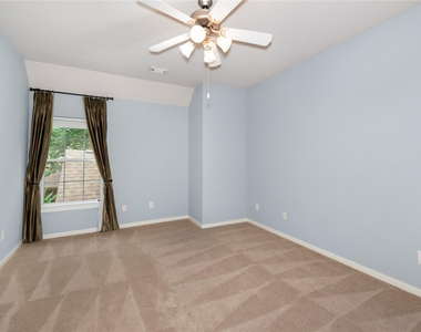 15 Pawprint Place - Photo Thumbnail 38