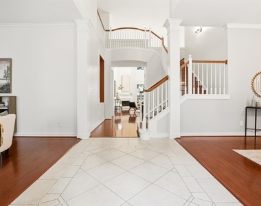 1322 Kirby Lake Court - Photo Thumbnail 4