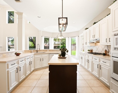 1322 Kirby Lake Court - Photo Thumbnail 12