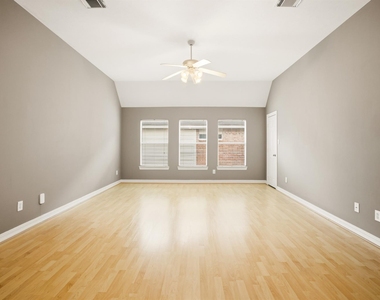 1322 Kirby Lake Court - Photo Thumbnail 24