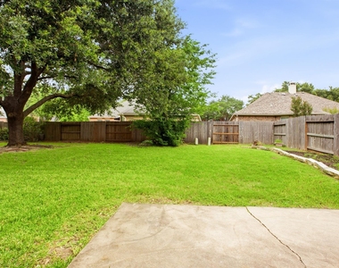 1322 Kirby Lake Court - Photo Thumbnail 41