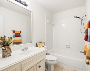 1322 Kirby Lake Court - Photo Thumbnail 29