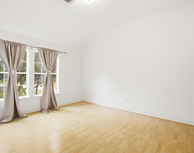 1322 Kirby Lake Court - Photo Thumbnail 27