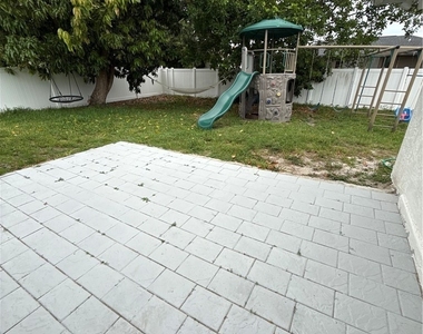 233 Sw 43rd Street - Photo Thumbnail 18