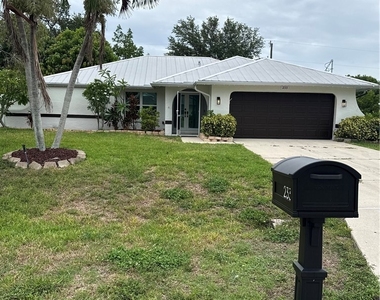 233 Sw 43rd Street - Photo Thumbnail 2