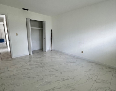 10 Tangerine Court - Photo Thumbnail 19